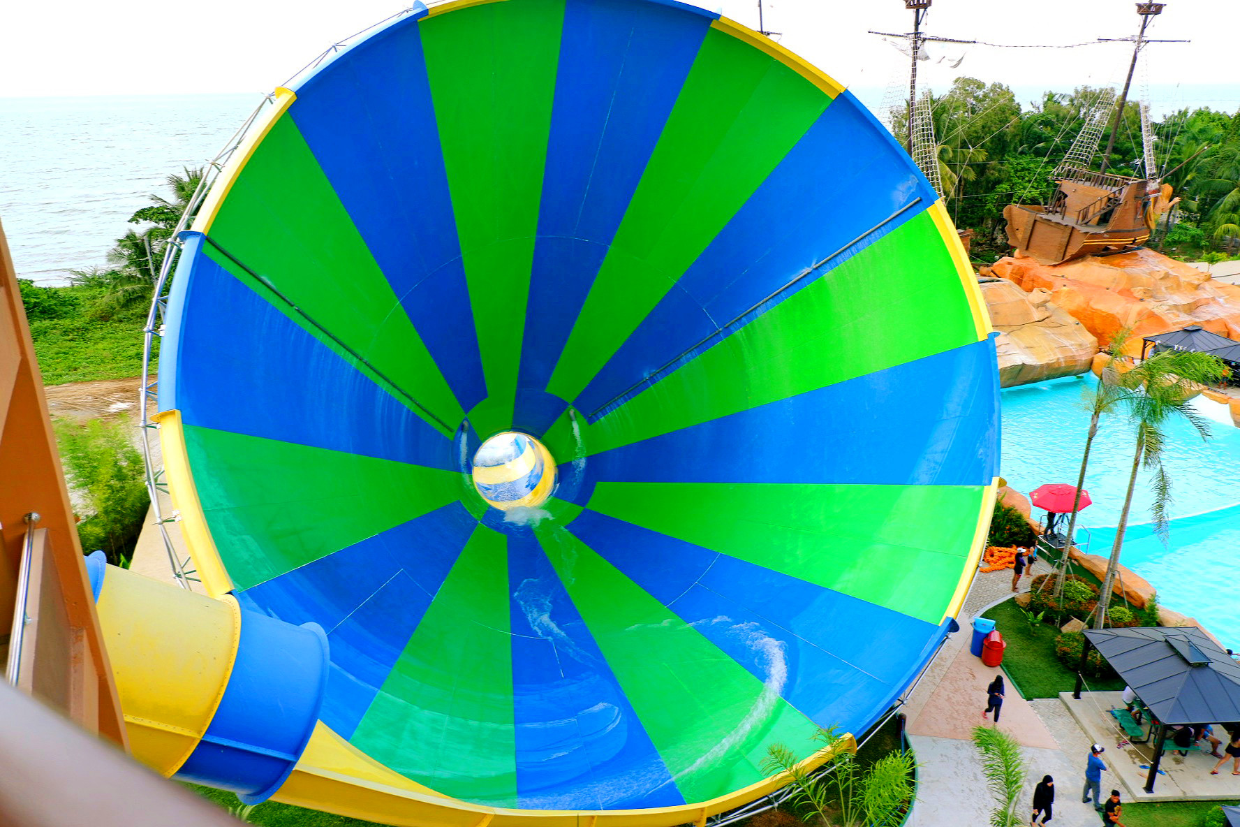 Wholesale Exciting Fiberglass Big Tornado Water Slide 4 Loads For Outdoor Water Park from china suppliers