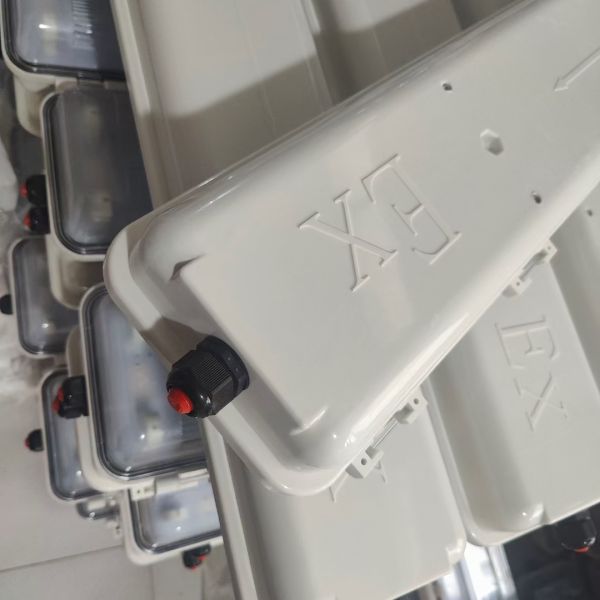 Plastic Cover Ceiling 4FT LED Explosion Proof Fluorescent Tube Light/led Lamp