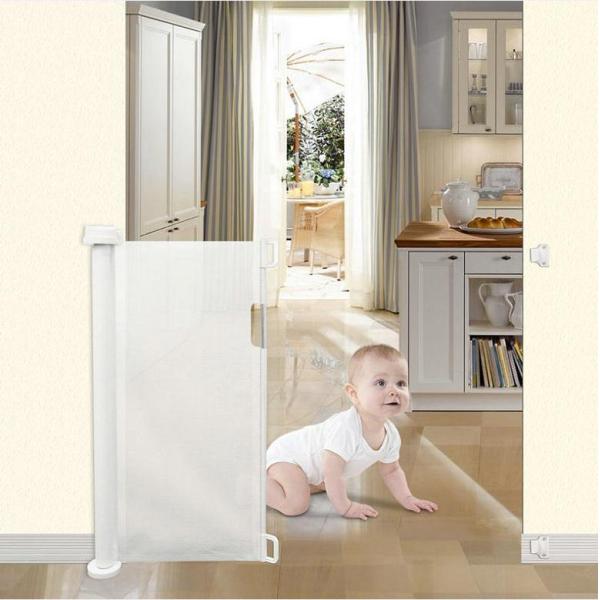 Factory Price Extendable Sturdy Retractable Child Gate , Durable Retractable Pet Gate For Stairs