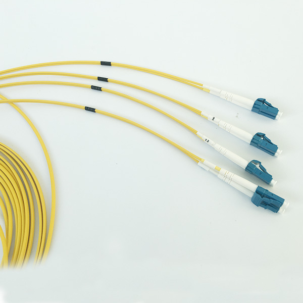 Single Mode 3.0mm Fan Out Cable Duplex MPO To LC Cable LSZH Material
