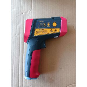 CWh700 Intrinsically Safe infrared temperature meter, gun type red and black