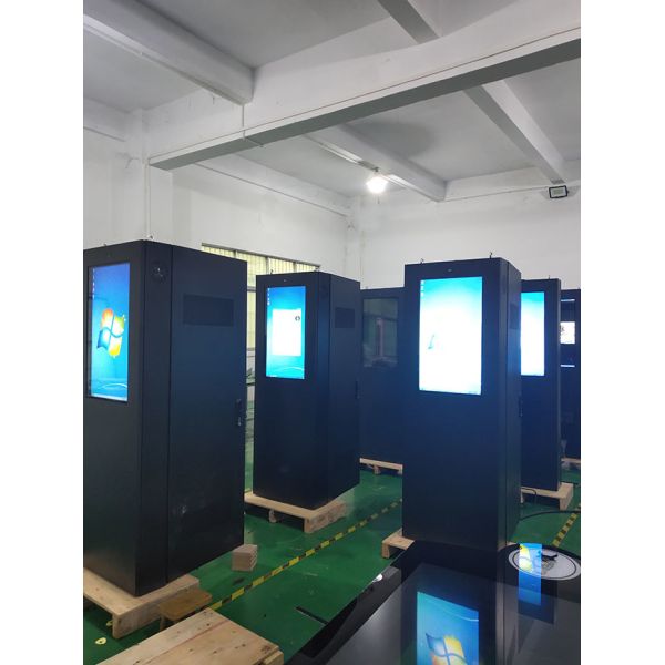 32-inch floor-standing digital high-definition large screen vertical Outdoor Electronic Billboard
