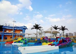 China Anti Fade Swimming Pool Water Slides Aqua Play Equipment on sale
