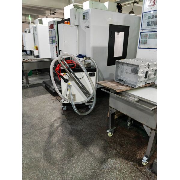 Cleaning of The Cooling Liquid Tank of a Horizontal CNC Machining Center, Cleaning of Lubricant Water Tank Slag