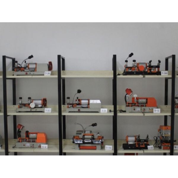 220V/110V Key Copy Machine and 50/60Hz Key Cutting Machine for Duplicating Key Blank