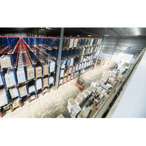 Two Way Radio Shuttle Racking Pallet Runner Rack System Room Temperature Warehouse