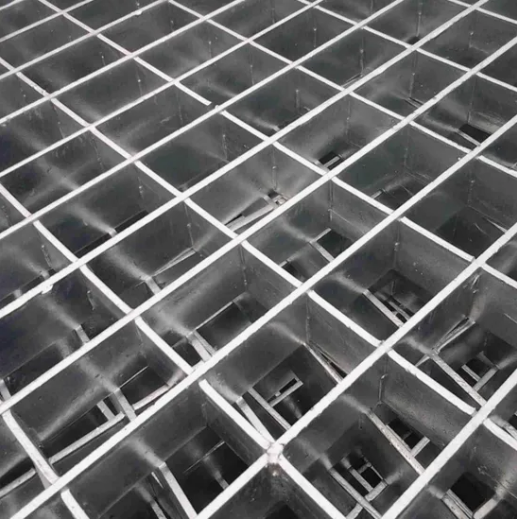 Hot-DIP Galvanized Compound Steel Bar Grating Serving as Platforms, Walkways, Trench Covers and Manhole Covers
