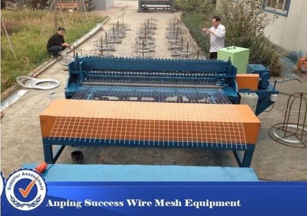 Quality Stadium Fencing Welding Machine  Multi Function For Floor Pouring Top Mesh for sale