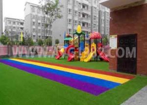 Kids Playing Putting Coloured Sports Artificial Grass With Shock Pad Grassland