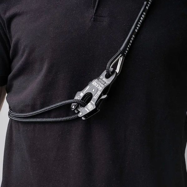 Wholesale Pet Accessories Tactical Dog Leash Carabiner Multi-Function Aluminum Alloy Connectors Clip Frog Buckle