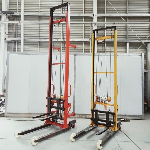 3-10 Meters Telescopic Frame Brick Lifting Equipment For Construction