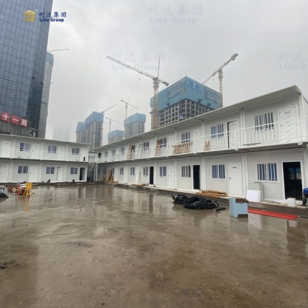 Heat Insulated Container House Construction Mining Camp Container Homes Modular 0.8KN/M2