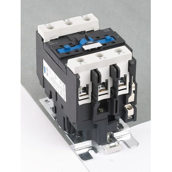 Durable Design 3 Pole AC Contactor With IP20 Protection Level For 220V