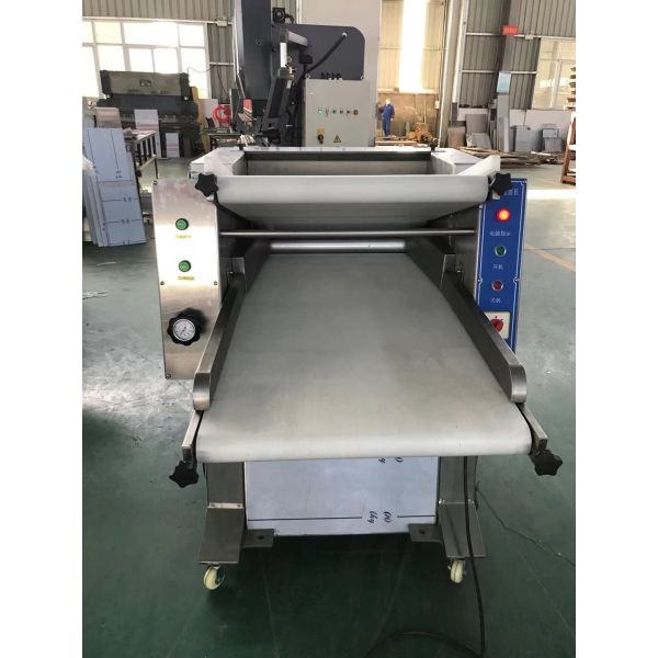 4KW Electric Regulated Dough Sheeter Machine Adjusted Thickness