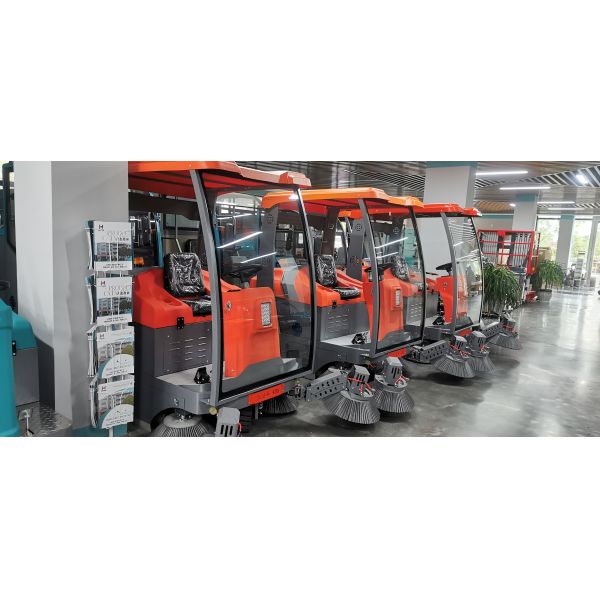 Quiet Operation And Powerful Washing Floor Machine 220V Voltage 1000W Noise ≤70dB