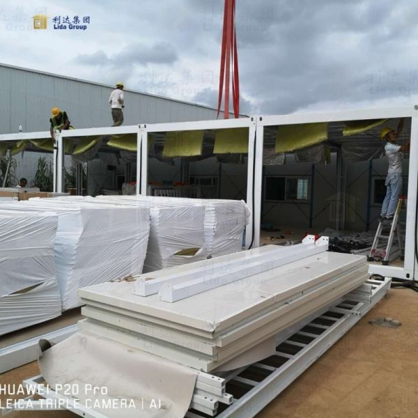 Windproof Folding Container House Ultra Portable Prefab Container Space Saving