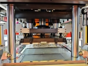 Hydraulic Hot Foil Stamper Machine for Paper/Leather/Plastic-Packaging factory use