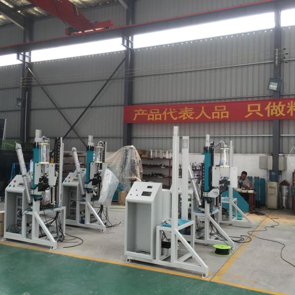 Long Service Life Desiccant Filling Machine Adopts Industrial PLC Control Computer Good Stability