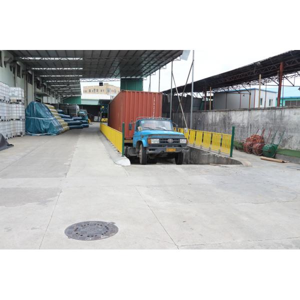 Field / Olive Green Playground Artificial Turf False Grass Lawns Anti-UV