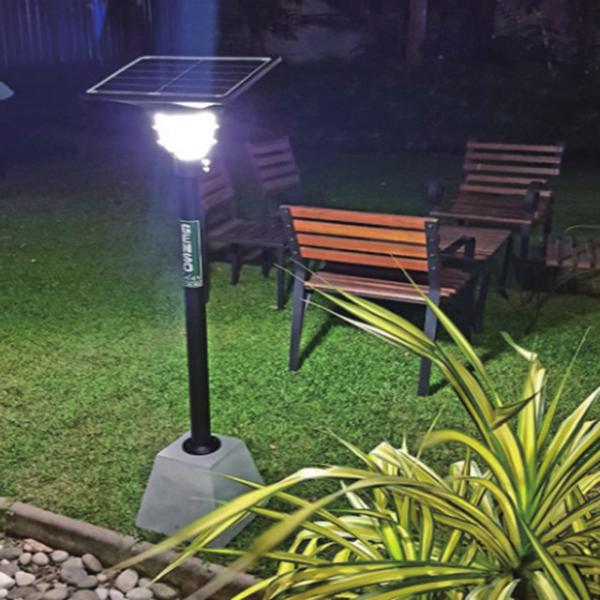 5W Integrated Polycrystalline Silicon Solar Panel Flashlight