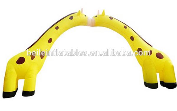 Cheap inflatable yellow giraffe shaped arch