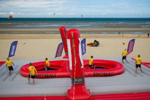 Wholesale Huge Inflatable Beach Toys Blow Up Volleyball Court With Logo Printing from china suppliers