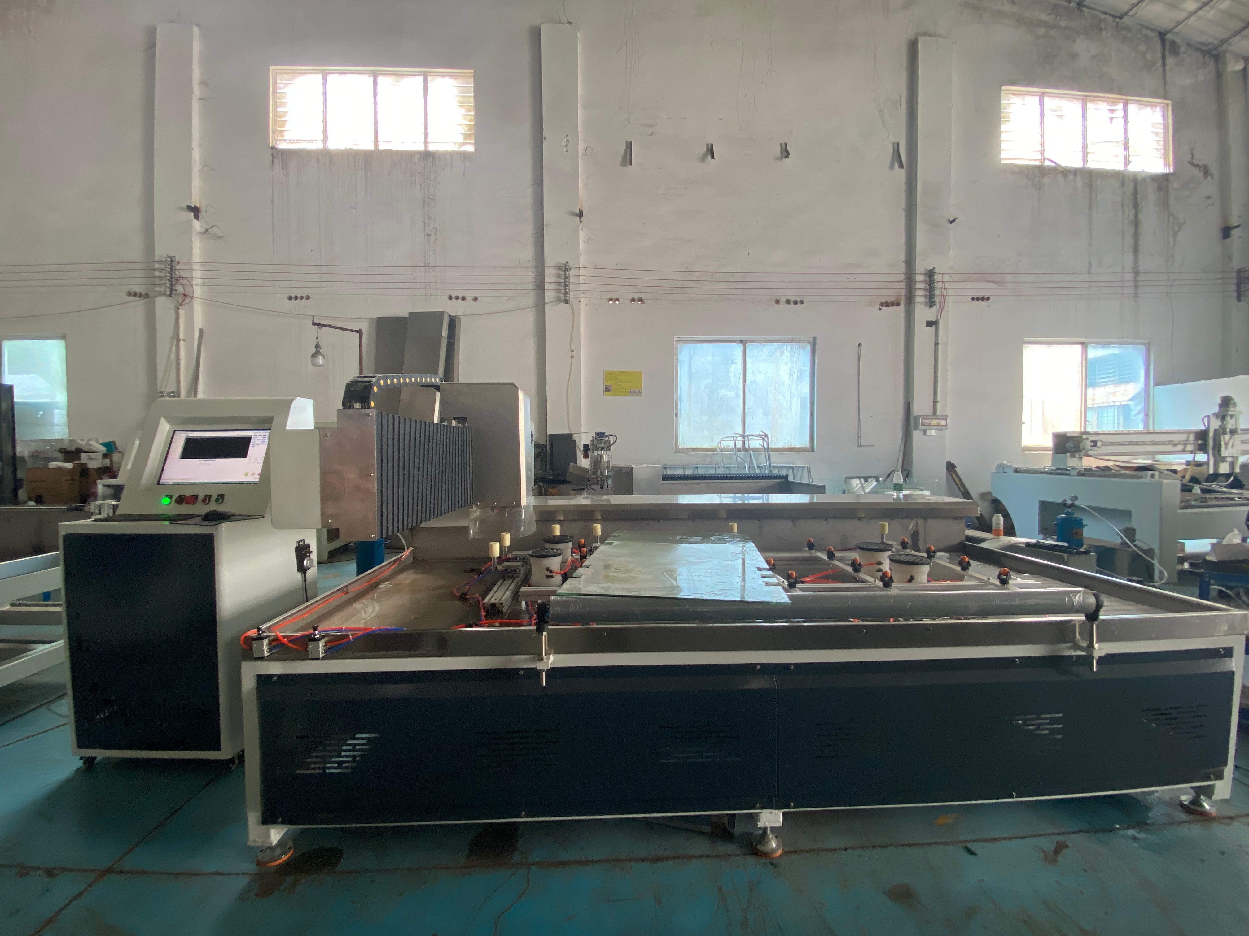 CNC Glass Milling Drilling Cutting Grinding Machine for Glass Door Processing