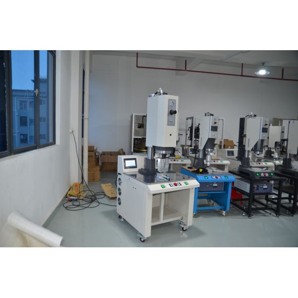 Touchscreen Ultrasonic Welding Machine , 2800W plastic sonic welder