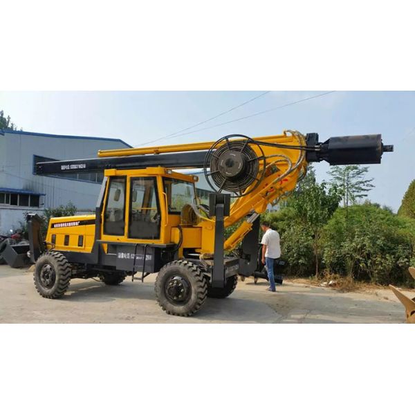 Multi - Function Pile Driving Machine 20m Depth For Soil Layer , Clay Layer