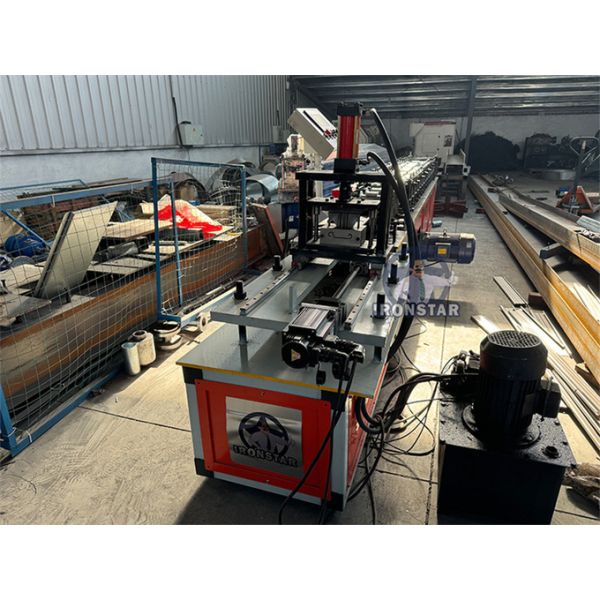 100mm sandwich rolling shutter door roll forming machine in Saudi Arabia olling shutter strip making machine