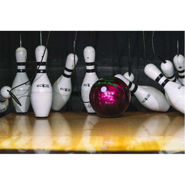 Entertainment Function Maple Bowling Pins Smooth Surface Triangular Setup Flat Bottom