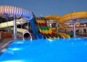 Wholesale 400 Riders / H Capacity Water Park Pool Slides Splinter Works Slide Collection from china suppliers