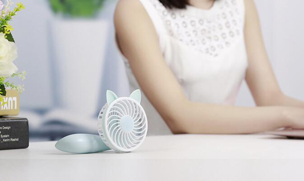Creative New Style Small Dog Shape USB Handheld Table Fan for Home Outdoor