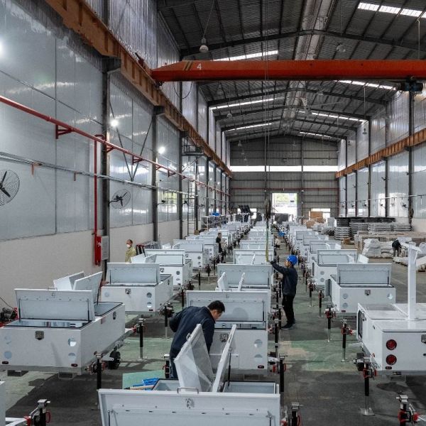 Customized LOGO Colors Emergency Light Tower Straightforward Operation Solar Lighting Towers Portable Light Tower