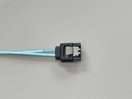 Right Angle to Straight SATA 7Pin Data Cable Connector – Shielded Serial ATA Wire for HDD / SSD / Server Transmission