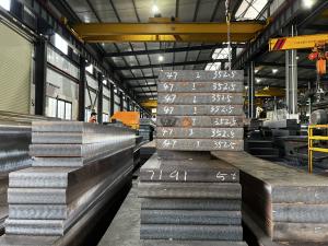 Wholesale Hardness HRC38-42 Custom Mold Bases 10Ni3MnCuAl P21 from china suppliers