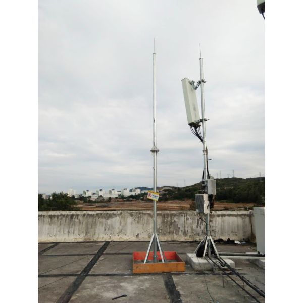 Self Supporting Galvanized Steel Pole Rooftop Antenna Tower For Telecom
