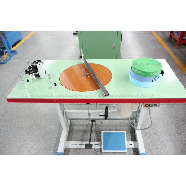 Elastic Tape Rolling Machine Easy Operate Plastic Packing Tape Machine For Apparel Belt