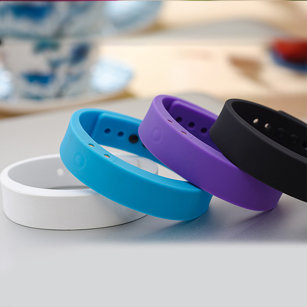 Multifunction 3D Motion Sensor Pedometer Calorie Counter with 21 days standby time
