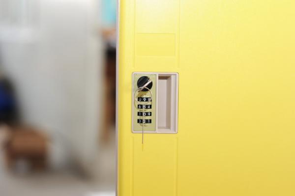 Yellow Door Employee Storage Lockers 4 Tier With Master Combination Padlock