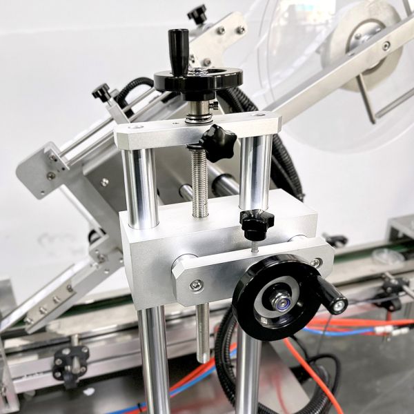 2024 Automatic Flat Label Applicator Machine For Top Bottom Labeling On Boxes And Bags
