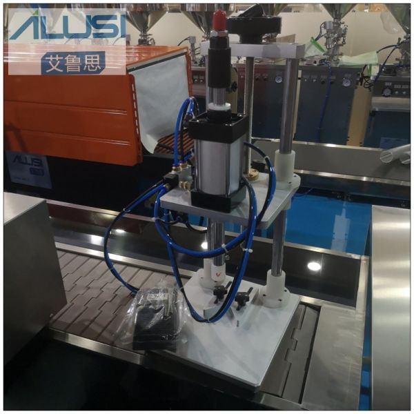 Tabletop Perfume Making Equipment Pneumatic Perfume Bottle Pump Middle Collar Ring Pressing Machine