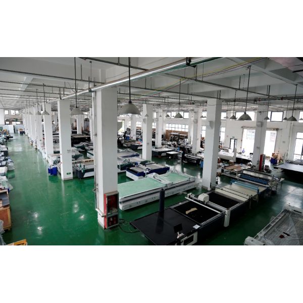 Vibrating Knife Cutting Table Machine Textile Automatic Ploter Cutter Fabric Cloth Cutting Machine
