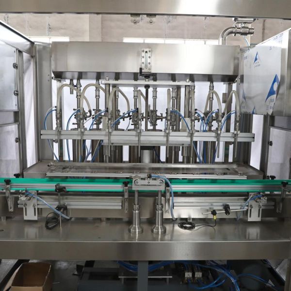 10 Liter Linear Liquid Filling Machine , High Precision Rotor Pump Filling Line