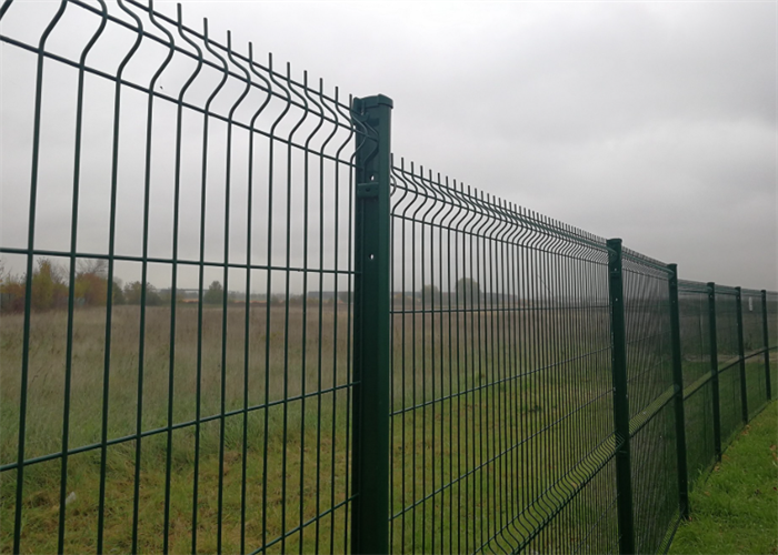 Hot Dip Galvanized 3D Curved Fence For Airport 50*150mm Mesh Hole